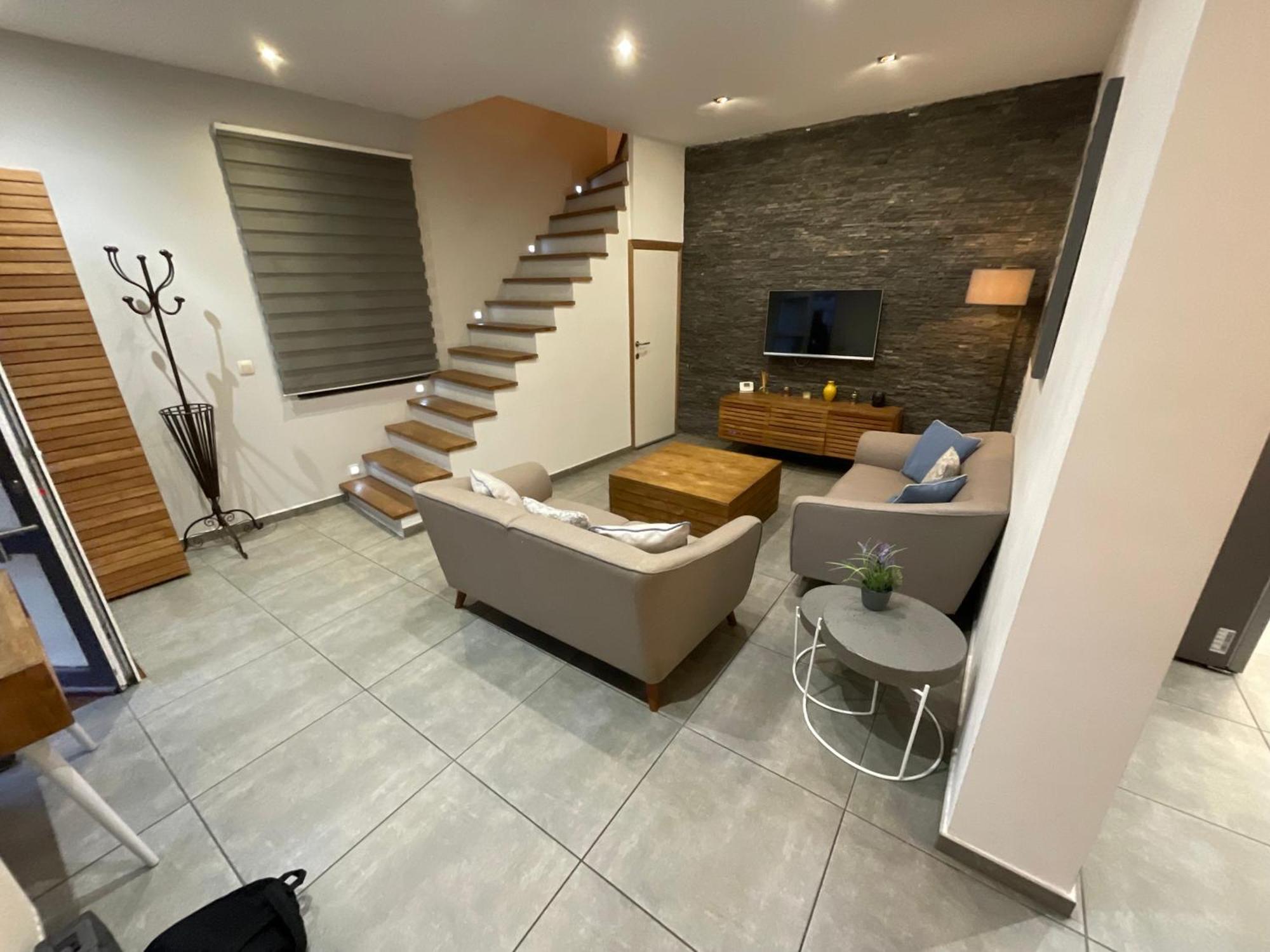 Maison 3 Chambres Proximite Aeroport Et Grand Axes Charleroi Exterior photo